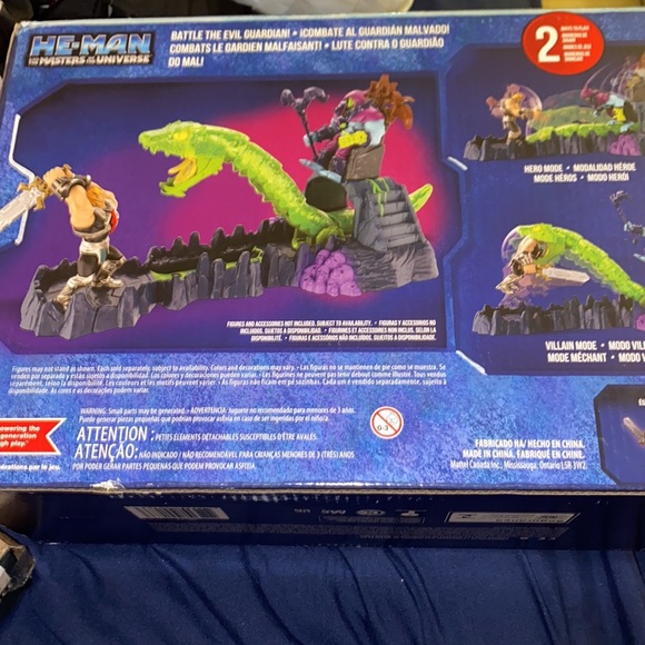 Masters of the Universe He-Man and Masters of the Universe Snake Attack Fortress - Picture 2 of 9